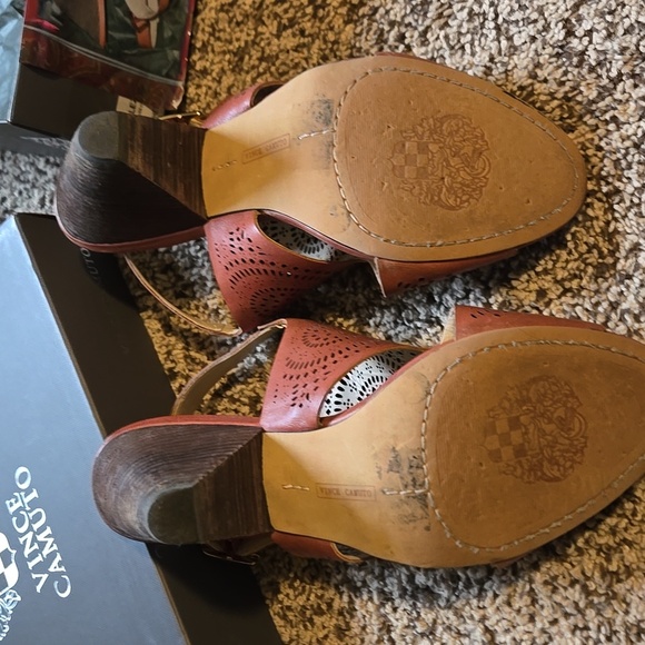 Vince Camuto Brick Cutout Sandals Size 9 - Picture 5 of 7